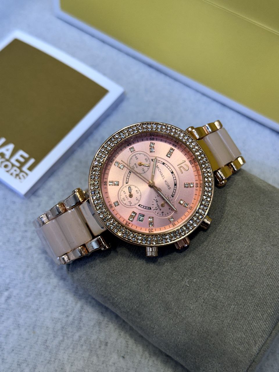 Michael Kors Luxury White & Gold Stylish Girls Watch